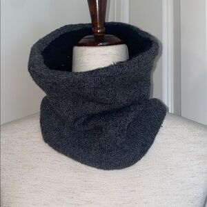 Heat Holders, Woman’s Thermal Neck Gaitor Neck Warmer.